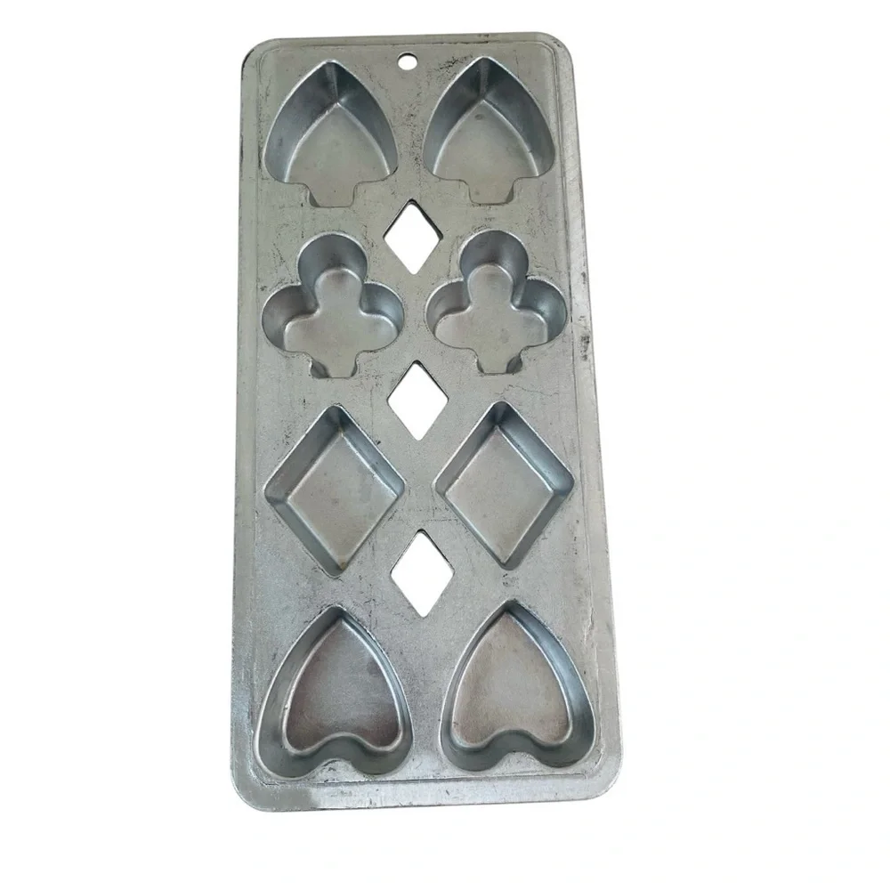 Wear Ever Card Suit Cast Aluminum Mold Bakeware